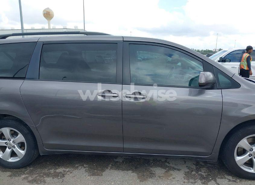 Photo 14 of 2014 Toyota Sienna LE V6 8 PASSENGER (VIN 5TDKK3DC5ES432158)