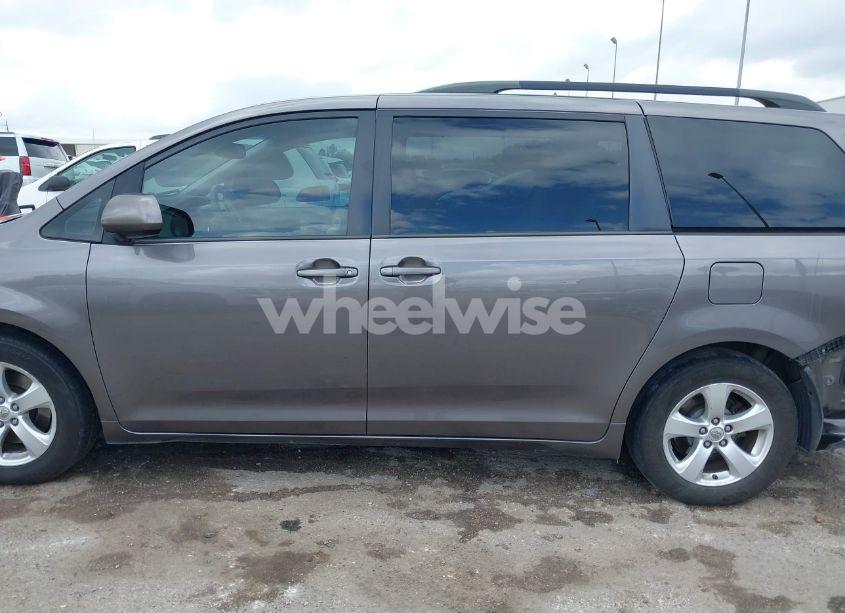 Photo 15 of 2014 Toyota Sienna LE V6 8 PASSENGER (VIN 5TDKK3DC5ES432158)