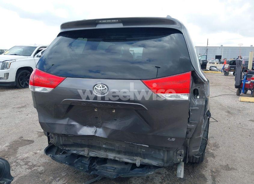 Photo 17 of 2014 Toyota Sienna LE V6 8 PASSENGER (VIN 5TDKK3DC5ES432158)