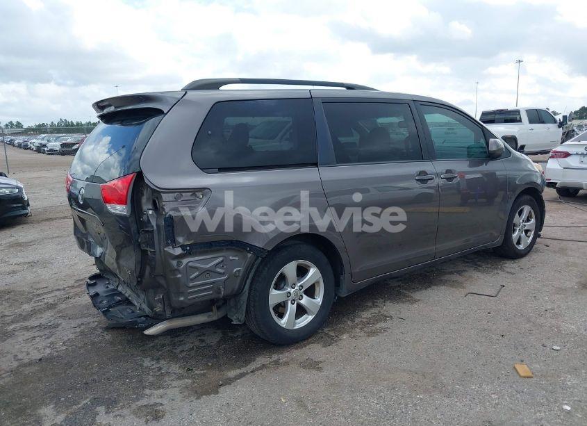 Photo 4 of 2014 Toyota Sienna LE V6 8 PASSENGER (VIN 5TDKK3DC5ES432158)