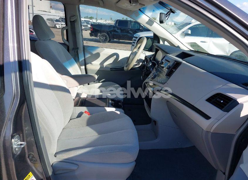 Photo 5 of 2014 Toyota Sienna LE V6 8 PASSENGER (VIN 5TDKK3DC5ES432158)