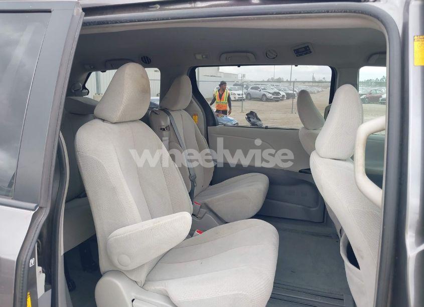Photo 8 of 2014 Toyota Sienna LE V6 8 PASSENGER (VIN 5TDKK3DC5ES432158)