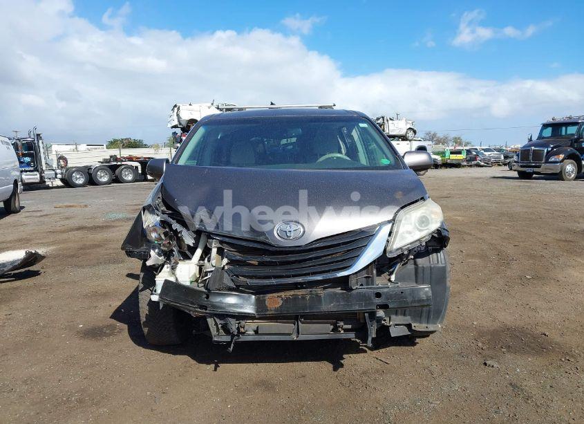 Photo 13 of 2014 Toyota Sienna LE V6 7 PASSENGER AUTO ACCESS SEAT/LE V6 7 PASSENGER MOBILITY/LE V6 8 PASSENGER (VIN 5TDKK3DC5ES445105)