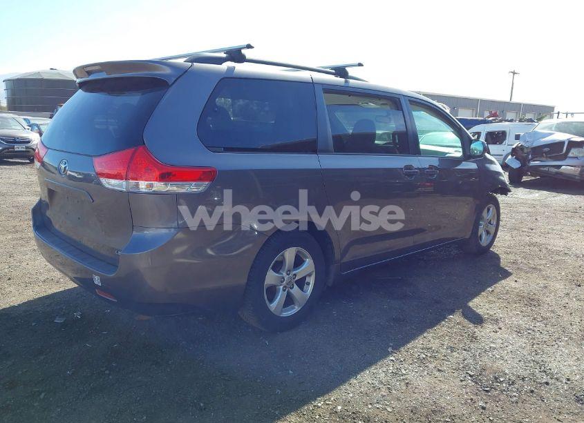 Photo 4 of 2014 Toyota Sienna LE V6 7 PASSENGER AUTO ACCESS SEAT/LE V6 7 PASSENGER MOBILITY/LE V6 8 PASSENGER (VIN 5TDKK3DC5ES445105)