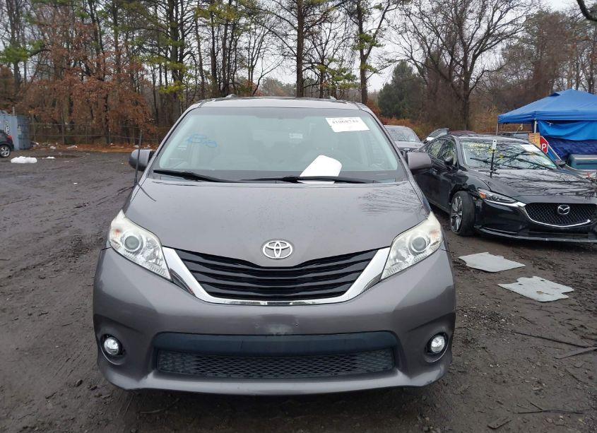 Photo 12 of 2014 Toyota Sienna LE V6 8 PASSENGER (VIN 5TDKK3DC5ES465323)
