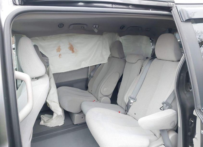 Photo 8 of 2014 Toyota Sienna LE V6 8 PASSENGER (VIN 5TDKK3DC5ES465323)