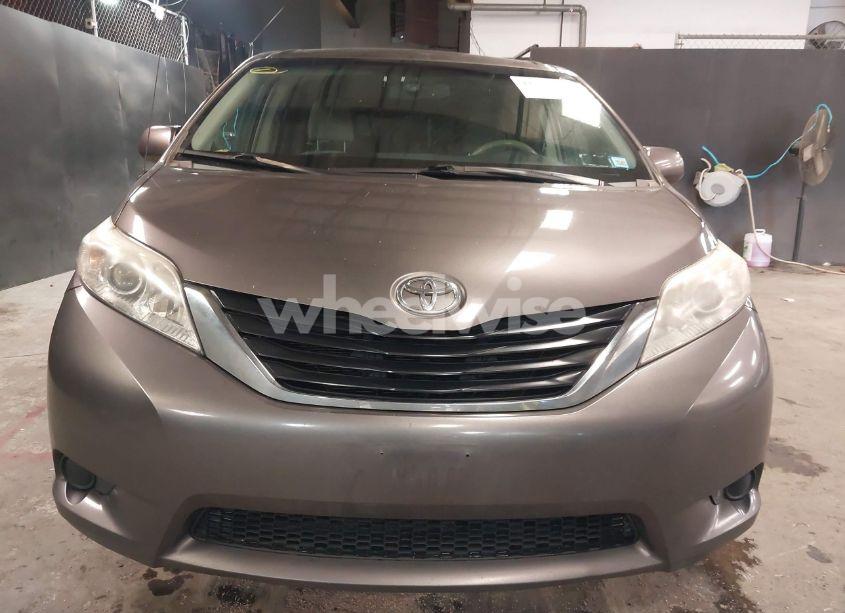 Photo 12 of 2014 Toyota Sienna LE V6 8 PASSENGER (VIN 5TDKK3DC5ES480677)