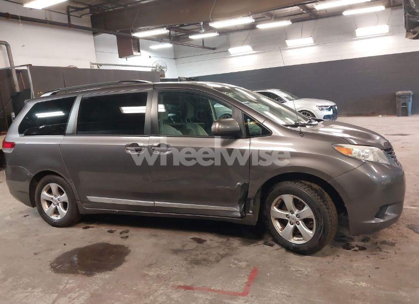 Photo 13 of 2014 Toyota Sienna LE V6 8 PASSENGER (VIN 5TDKK3DC5ES480677)