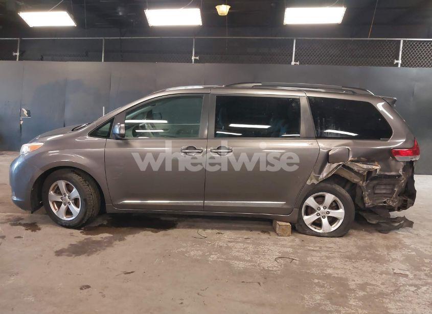 Photo 14 of 2014 Toyota Sienna LE V6 8 PASSENGER (VIN 5TDKK3DC5ES480677)