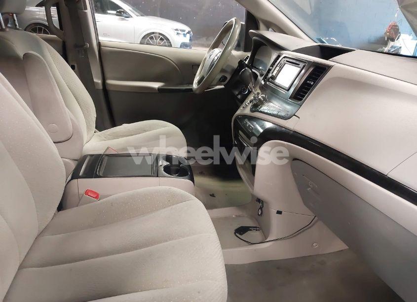 Photo 5 of 2014 Toyota Sienna LE V6 8 PASSENGER (VIN 5TDKK3DC5ES480677)