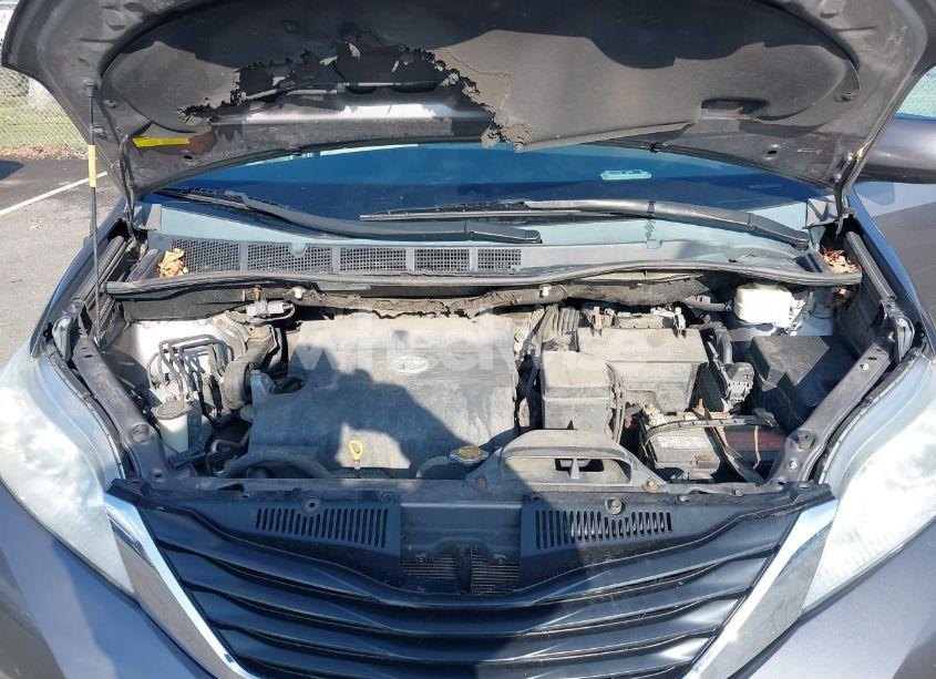 Photo 10 of 2014 Toyota Sienna LE V6 8 PASSENGER (VIN 5TDKK3DC5ES483532)