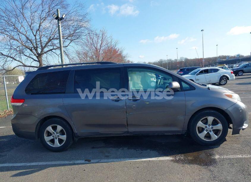 Photo 13 of 2014 Toyota Sienna LE V6 8 PASSENGER (VIN 5TDKK3DC5ES483532)