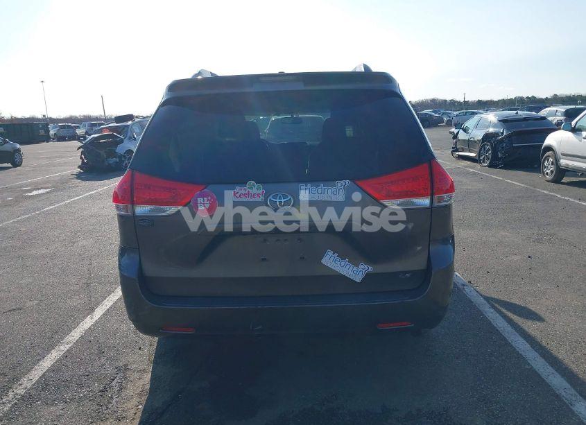 Photo 16 of 2014 Toyota Sienna LE V6 8 PASSENGER (VIN 5TDKK3DC5ES483532)