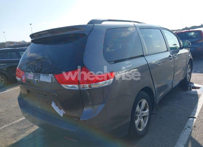 Photo 4 of 2014 Toyota Sienna LE V6 8 PASSENGER (VIN 5TDKK3DC5ES483532)