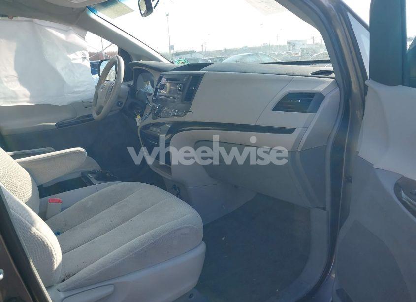 Photo 5 of 2014 Toyota Sienna LE V6 8 PASSENGER (VIN 5TDKK3DC5ES483532)