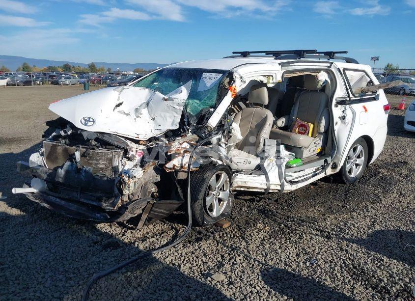 Photo 2 of 2014 Toyota Sienna LE V6 8 PASSENGER (VIN 5TDKK3DC5ES485457)