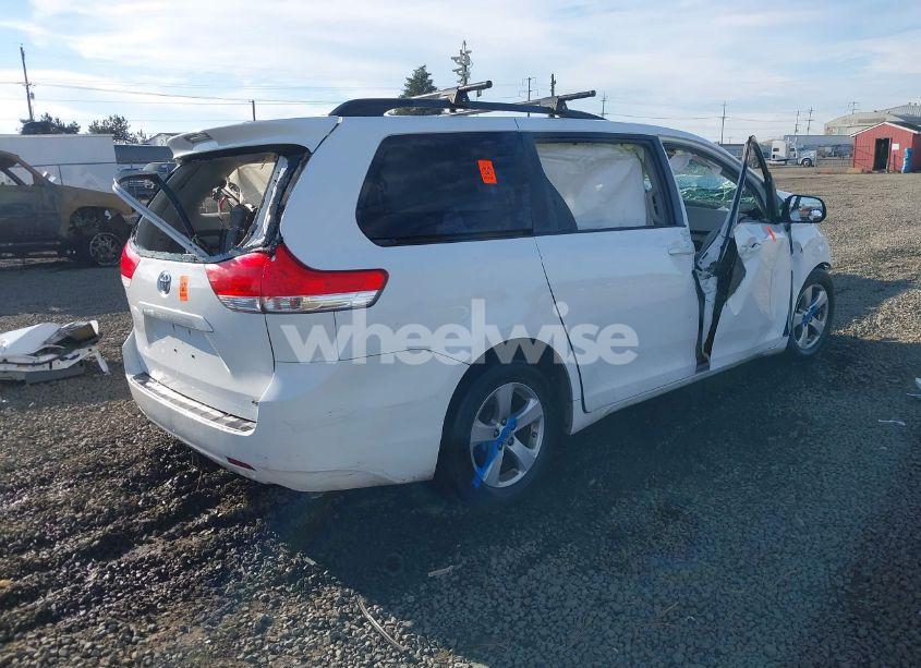 Photo 4 of 2014 Toyota Sienna LE V6 8 PASSENGER (VIN 5TDKK3DC5ES485457)