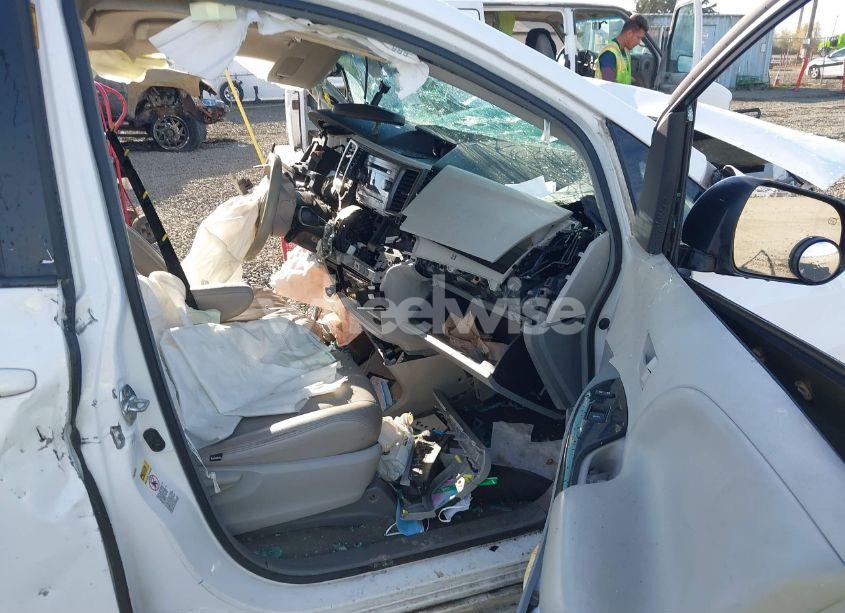 Photo 5 of 2014 Toyota Sienna LE V6 8 PASSENGER (VIN 5TDKK3DC5ES485457)