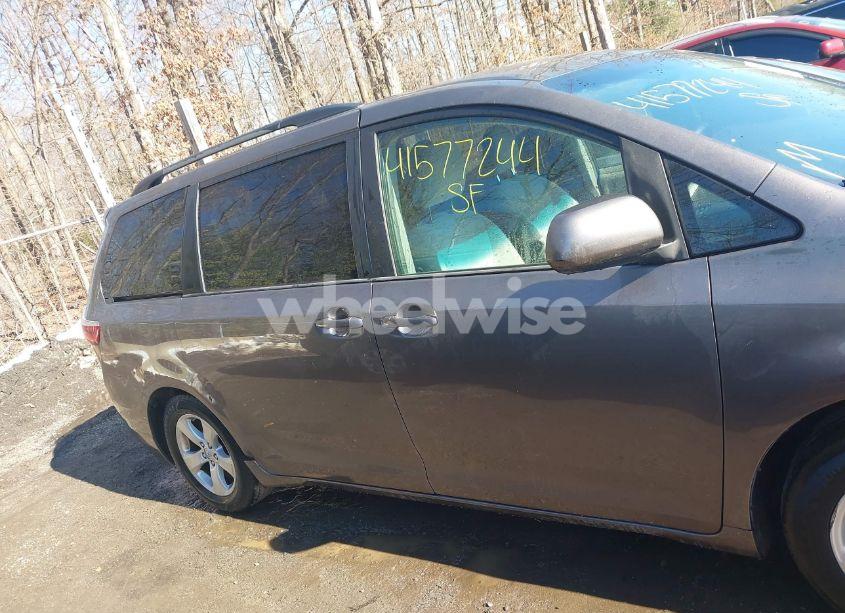 Photo 13 of 2015 Toyota Sienna LE 8 PASSENGER (VIN 5TDKK3DC5FS538983)