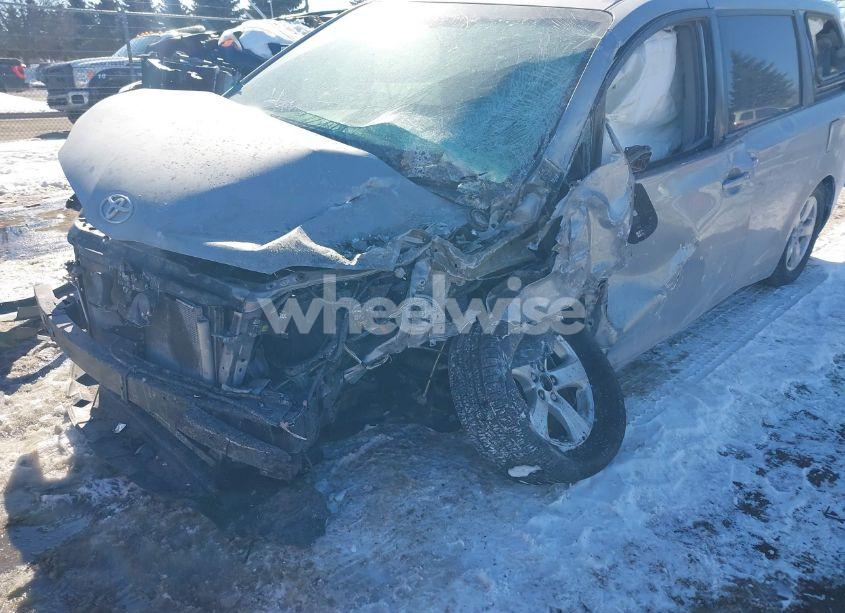 Photo 6 of 2015 Toyota Sienna LE 8 PASSENGER (VIN 5TDKK3DC5FS564953)