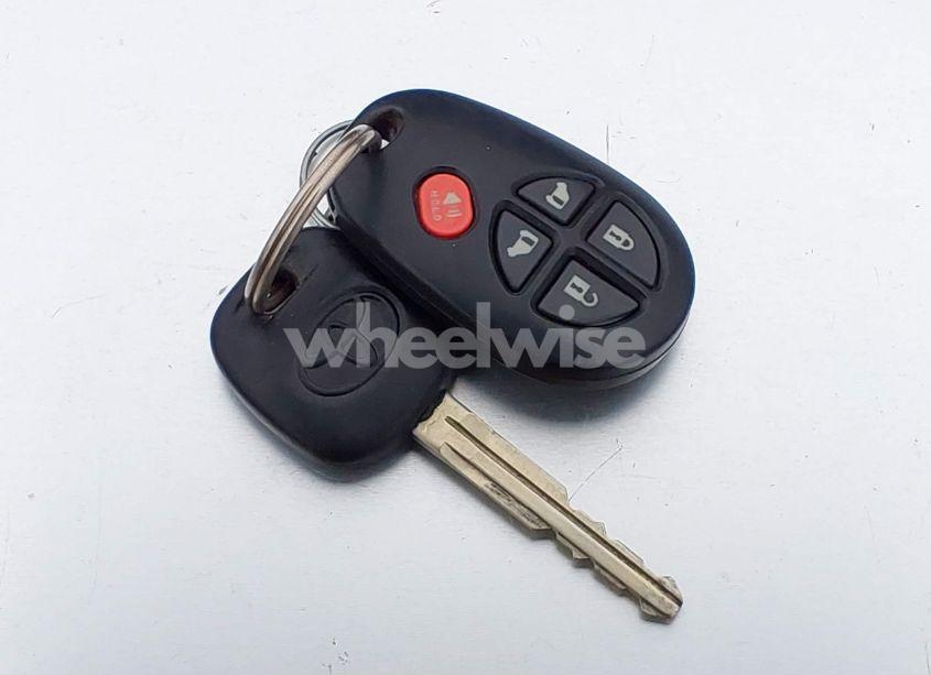 Photo 11 of 2015 Toyota Sienna LE 8 PASSENGER (VIN 5TDKK3DC5FS566511)