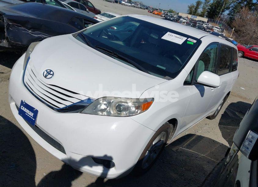 Photo 2 of 2015 Toyota Sienna LE 8 PASSENGER (VIN 5TDKK3DC5FS573166)