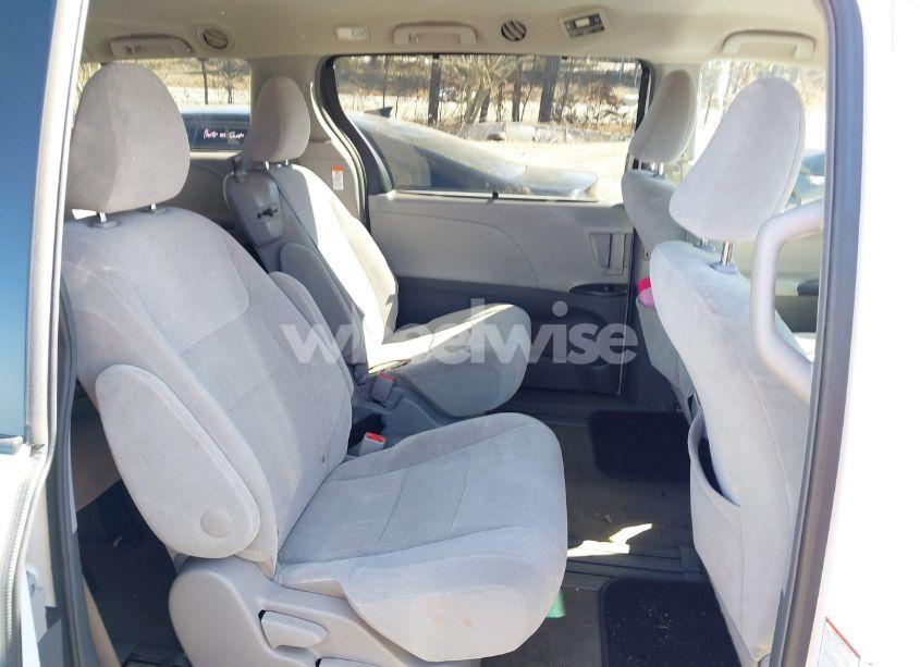 Photo 8 of 2015 Toyota Sienna LE 8 PASSENGER (VIN 5TDKK3DC5FS573166)