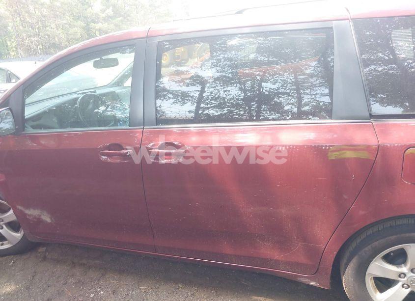 Photo 14 of 2015 Toyota Sienna LE 8 PASSENGER (VIN 5TDKK3DC5FS576035)