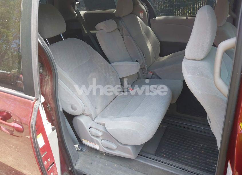 Photo 8 of 2015 Toyota Sienna LE 8 PASSENGER (VIN 5TDKK3DC5FS576035)