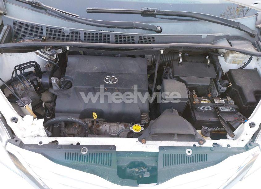 Photo 10 of 2015 Toyota Sienna LE 8 PASSENGER (VIN 5TDKK3DC5FS577945)