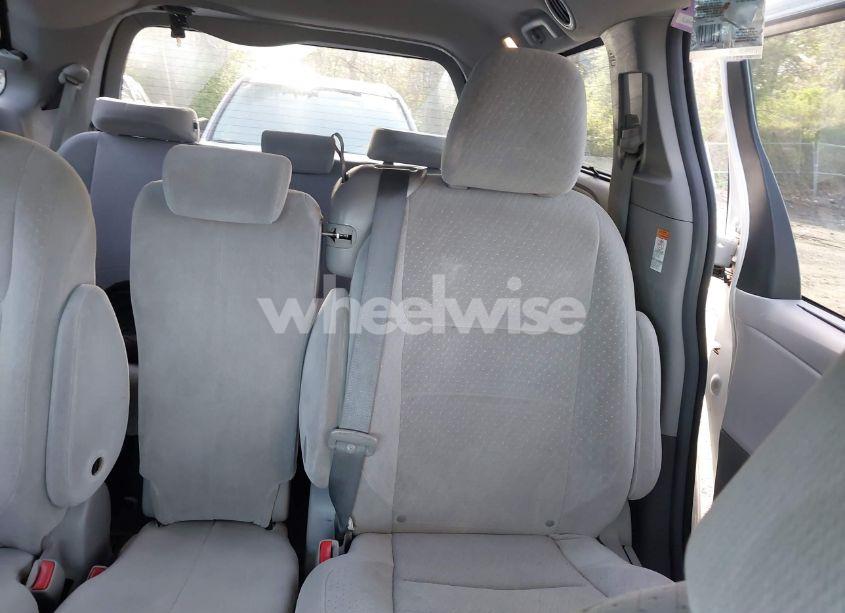 Photo 8 of 2015 Toyota Sienna LE 8 PASSENGER (VIN 5TDKK3DC5FS577945)
