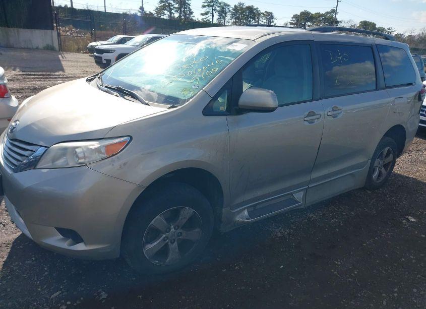 Photo 6 of 2015 Toyota Sienna LE 7 PASSENGER (VIN 5TDKK3DC5FS593921)
