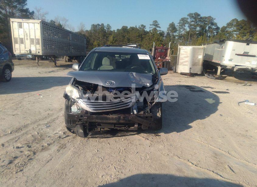 Photo 12 of 2015 Toyota Sienna LE 8 PASSENGER (VIN 5TDKK3DC5FS599850)