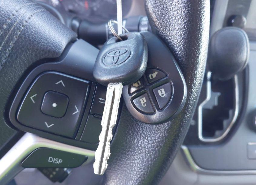 Photo 11 of 2015 Toyota Sienna LE 8 PASSENGER (VIN 5TDKK3DC5FS621071)