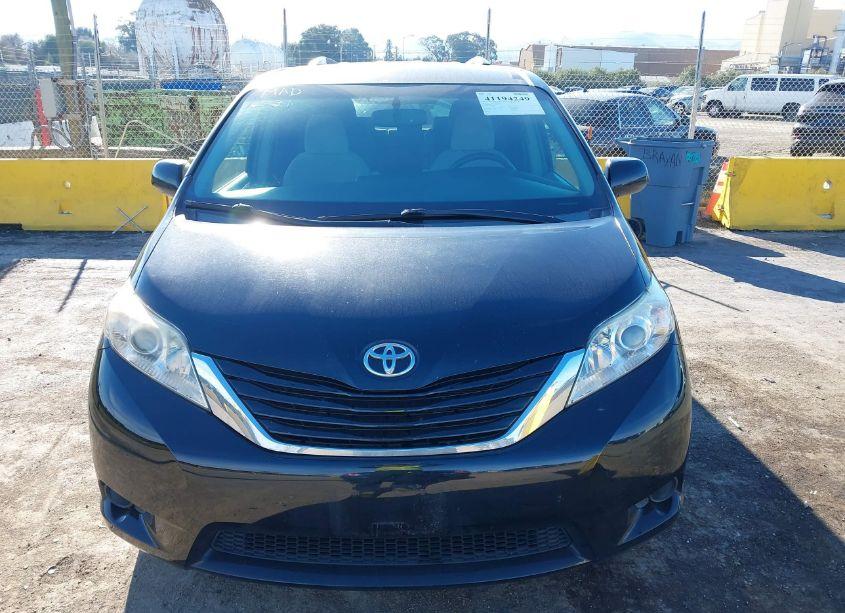 Photo 12 of 2015 Toyota Sienna LE 8 PASSENGER (VIN 5TDKK3DC5FS621071)