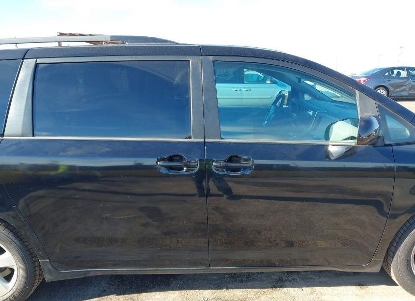 Photo 13 of 2015 Toyota Sienna LE 8 PASSENGER (VIN 5TDKK3DC5FS621071)