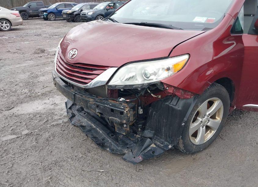 Photo 10 of 2015 Toyota Sienna LE 8 PASSENGER (VIN 5TDKK3DC5FS622916)