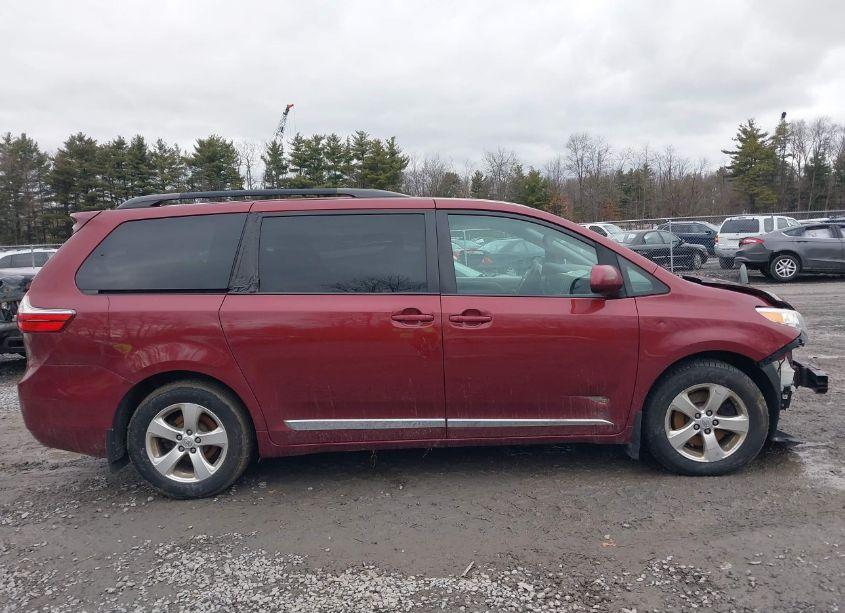 Photo 13 of 2015 Toyota Sienna LE 8 PASSENGER (VIN 5TDKK3DC5FS622916)