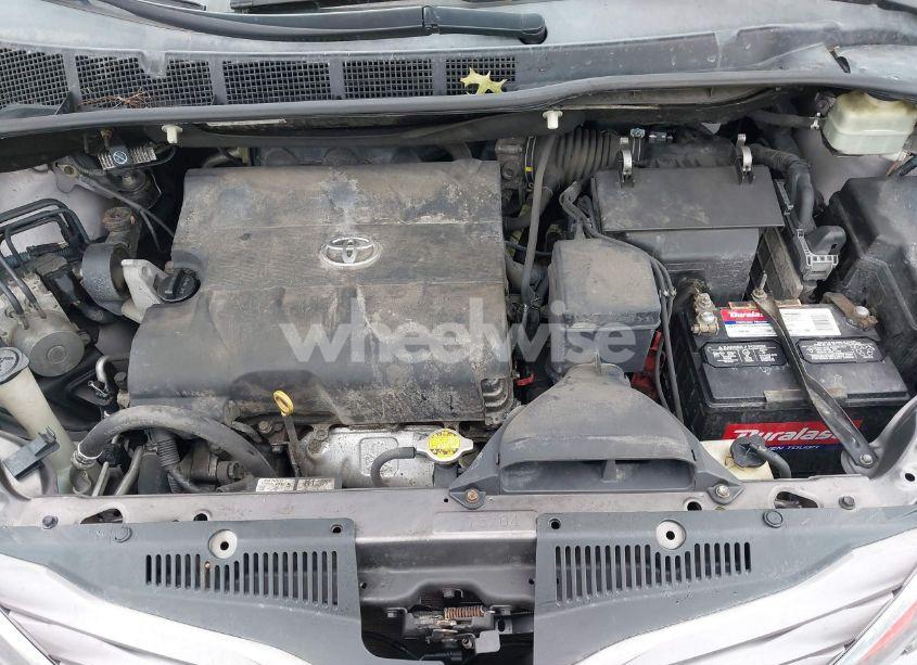 Photo 10 of 2016 Toyota Sienna LE 8 PASSENGER (VIN 5TDKK3DC5GS713069)