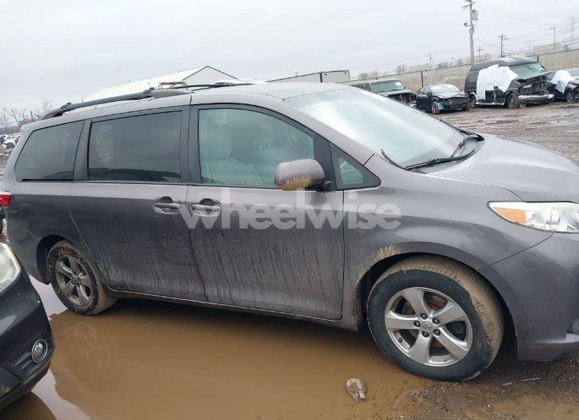 Photo 13 of 2016 Toyota Sienna LE 8 PASSENGER (VIN 5TDKK3DC5GS713069)