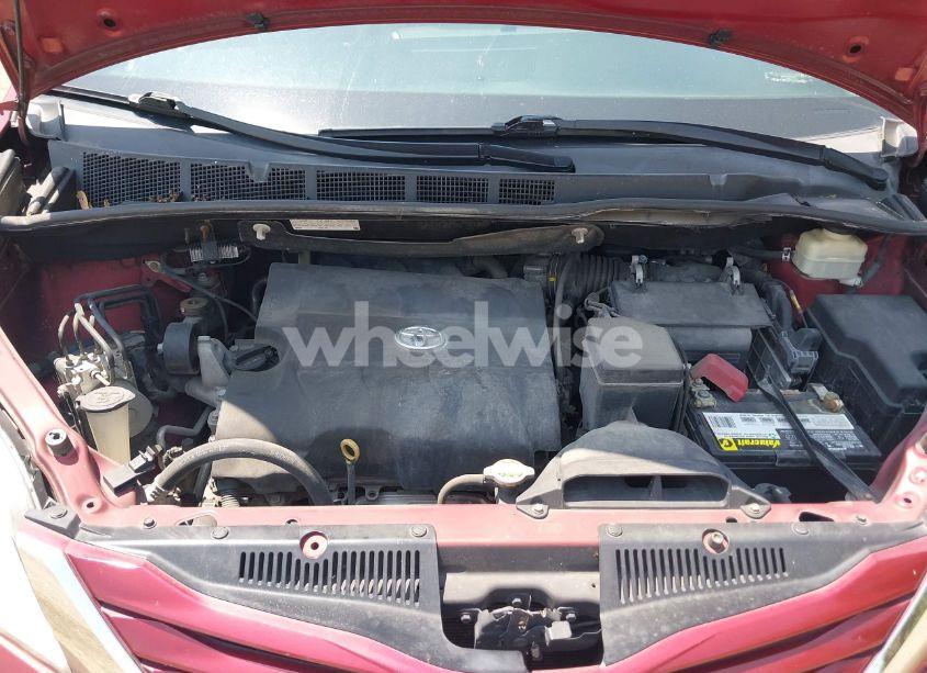 Photo 10 of 2016 Toyota Sienna LE 7 PASSENGER/LE 8 PASSENGER (VIN 5TDKK3DC5GS743477)