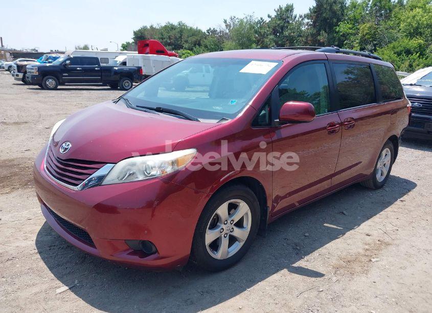 Photo 2 of 2016 Toyota Sienna LE 7 PASSENGER/LE 8 PASSENGER (VIN 5TDKK3DC5GS743477)