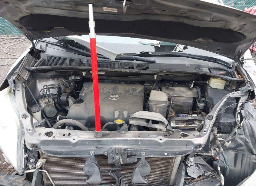 Photo 10 of 2016 Toyota Sienna LE 8 PASSENGER (VIN 5TDKK3DC5GS756360)