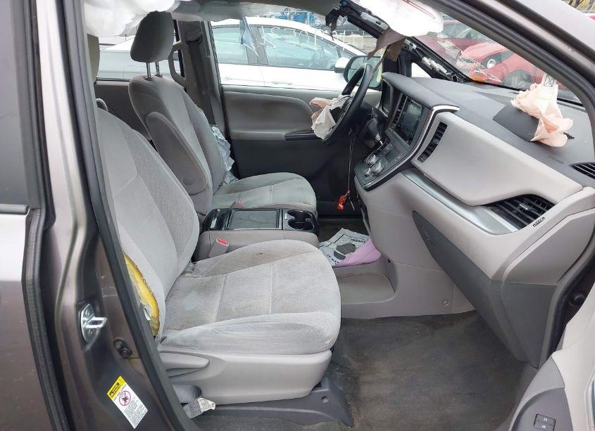 Photo 5 of 2016 Toyota Sienna LE 8 PASSENGER (VIN 5TDKK3DC5GS756360)