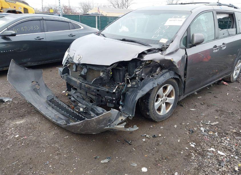 Photo 6 of 2016 Toyota Sienna LE 8 PASSENGER (VIN 5TDKK3DC5GS756360)