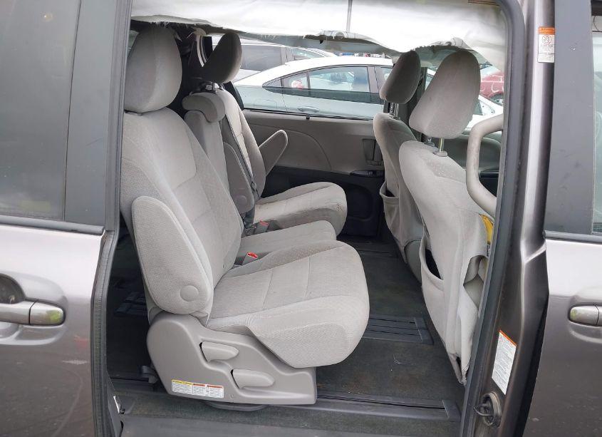 Photo 8 of 2016 Toyota Sienna LE 8 PASSENGER (VIN 5TDKK3DC5GS756360)