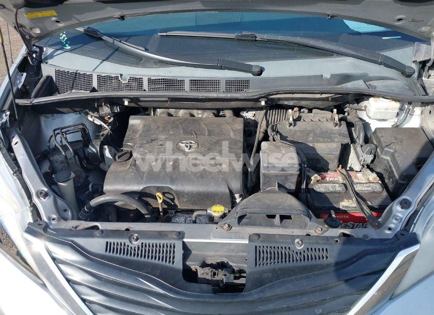 Photo 10 of 2011 Toyota Sienna LE V6 (VIN 5TDKK3DC6BS014347)