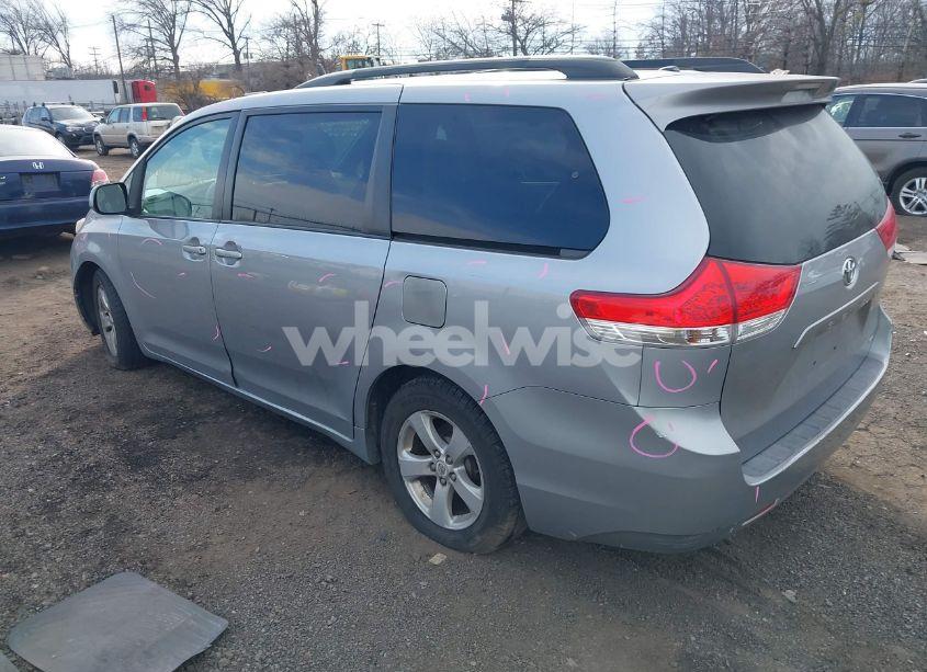 Photo 3 of 2011 Toyota Sienna LE V6 (VIN 5TDKK3DC6BS014347)
