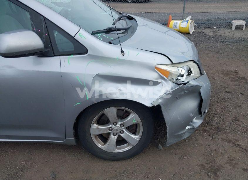 Photo 6 of 2011 Toyota Sienna LE V6 (VIN 5TDKK3DC6BS014347)