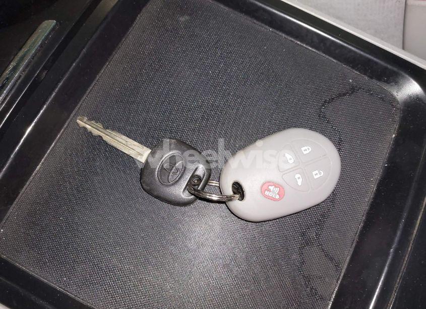 Photo 11 of 2011 Toyota Sienna LE V6 (VIN 5TDKK3DC6BS020598)